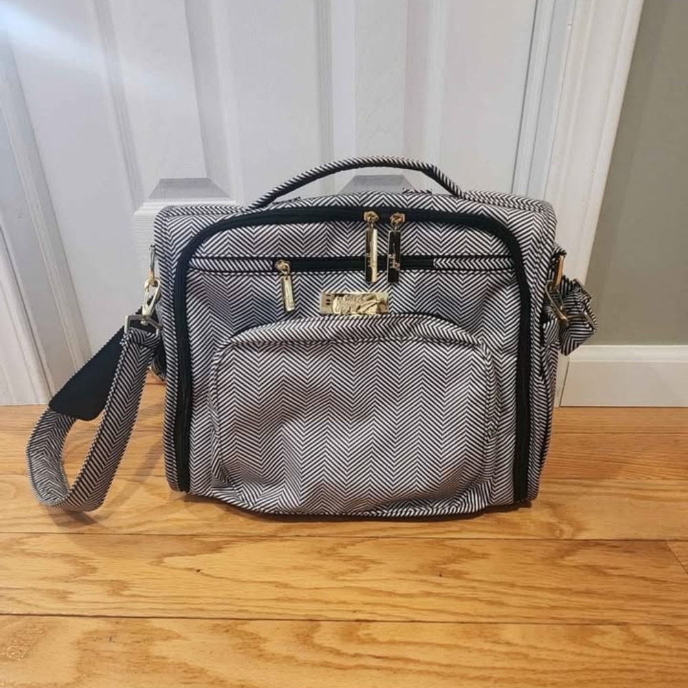 Ju-Ju-Be Black and White Messenger Bag